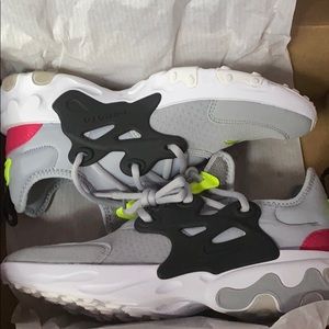 Nike react prestos grade school